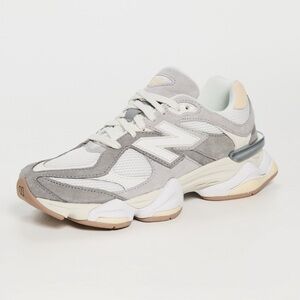 New Balance Women's Gray and Cream 9060 Sneakers size 6.5/8
